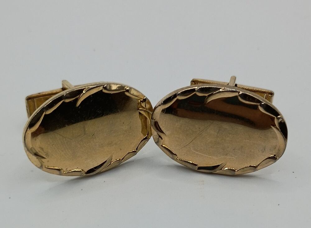 Vintage Gold Tone Oval Cufflinks – Classic Men’s Accessories